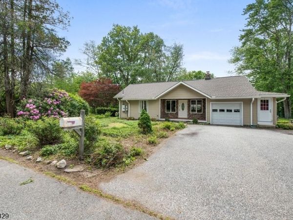 13 Island Trl, West Milford, NJ 07421