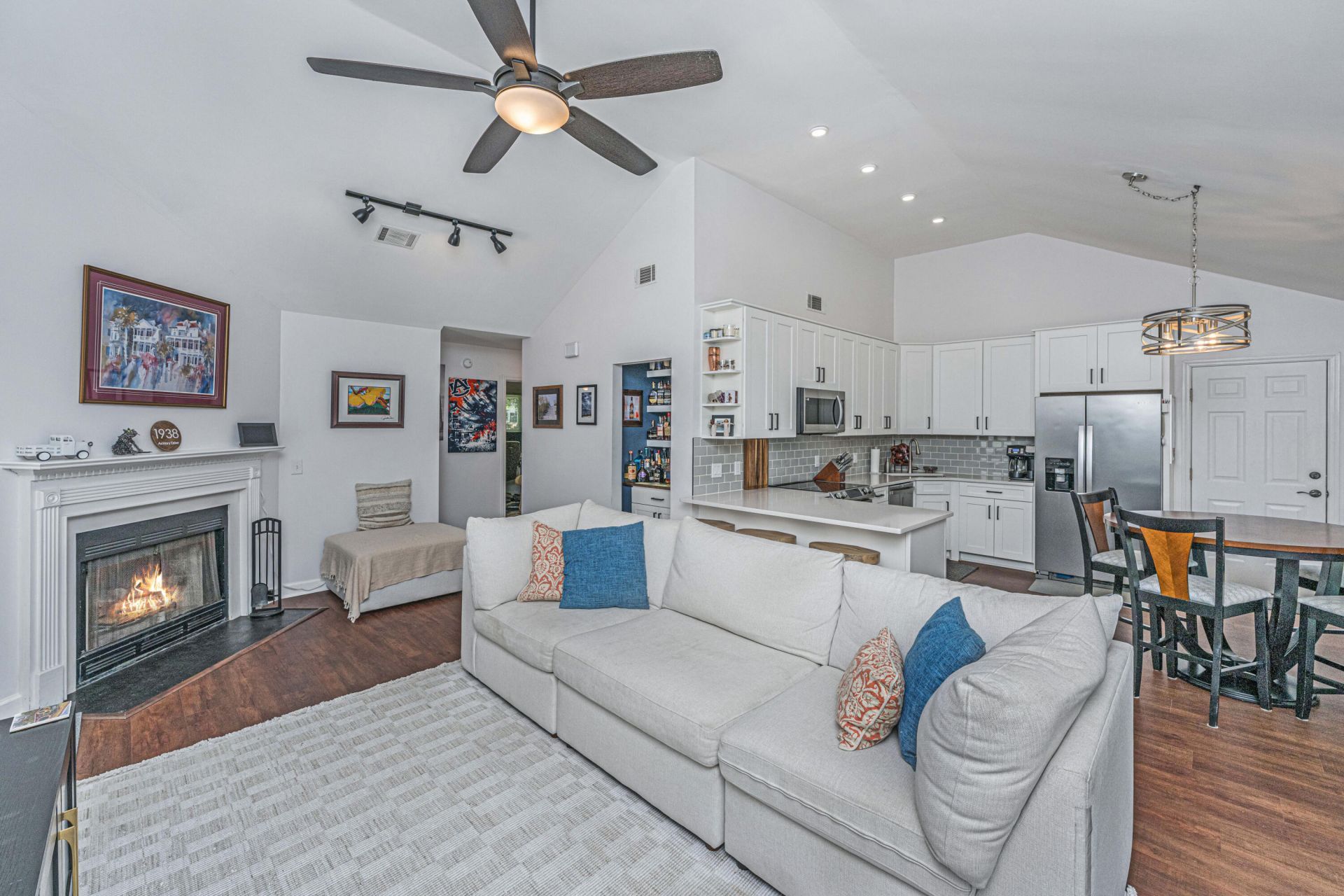 1938 Armory Drive Photo 8