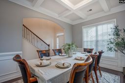 354 Montrose Drive  photo 4