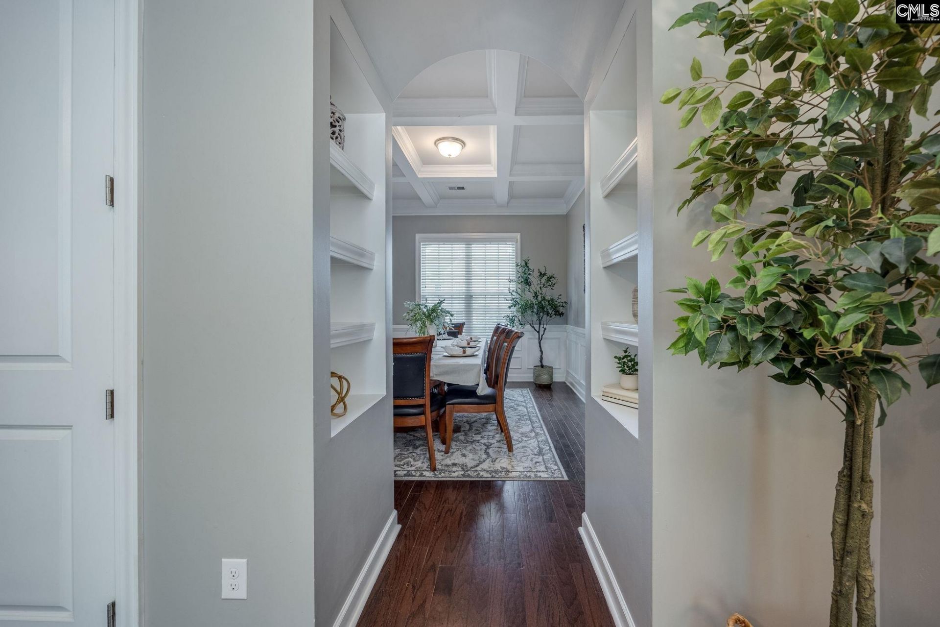 354 Montrose Drive  Photo 12