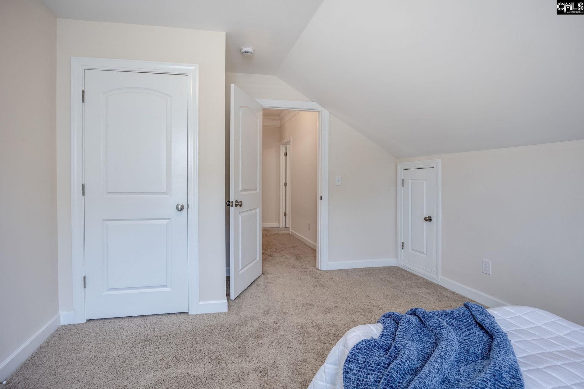 354 Montrose Drive  Photo 32