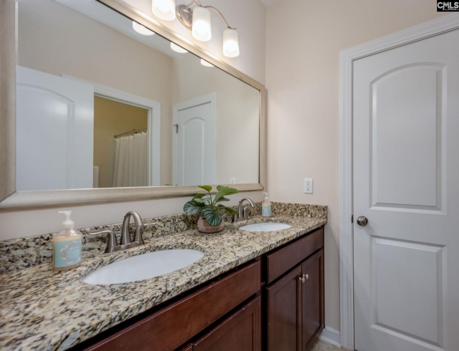 354 Montrose Drive  Photo 38