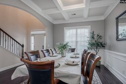 354 Montrose Drive  photo 4