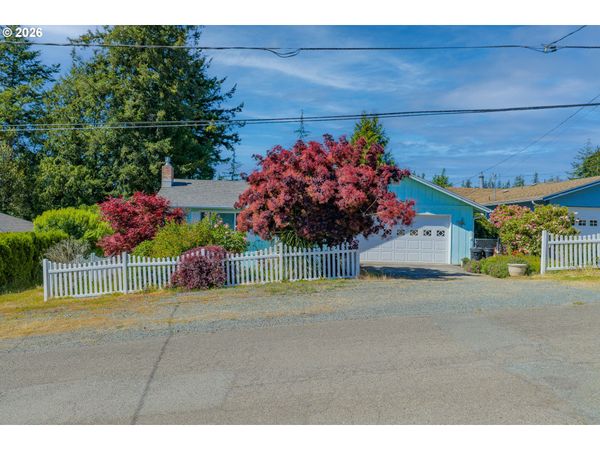 1707 VIEW ST, Myrtle Point, OR 97458