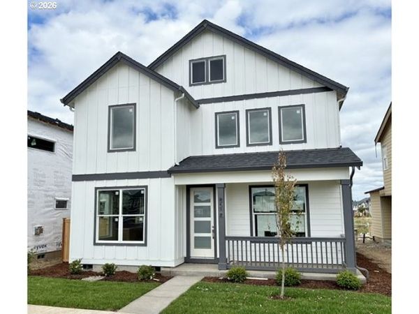 8518 SE Bobcat LN, Hillsboro, OR 97123