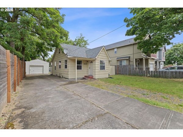 8305 SE RHONE ST, Portland, OR 97266