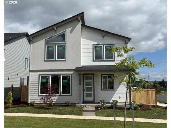 8588 SE Bobcat LN, Hillsboro, OR 97123