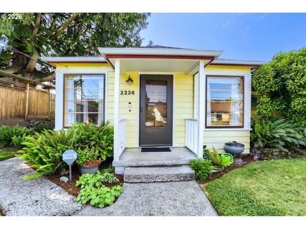 2226 N SUMNER ST, Portland, OR 97217