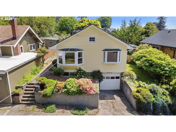 1814 4th ST, Astoria, OR 97103