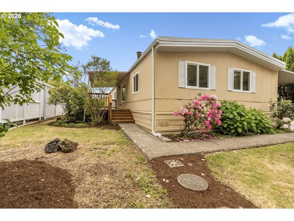1400 CANDLELIGHT DR, Unit 104, Eugene, OR 97402