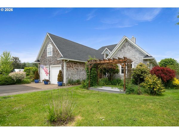 9300 S PRAIRIE RD, Tillamook, OR 97141