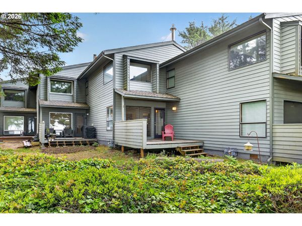 3250 NW OCEANVIEW DR, Unit 18, Newport, OR 97365