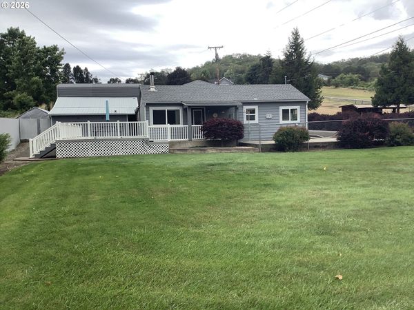 122 GRASSY LN, Roseburg, OR 97470