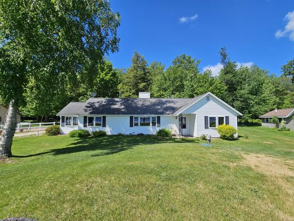 N8822 W Sprang RD, Germfask, MI 49836