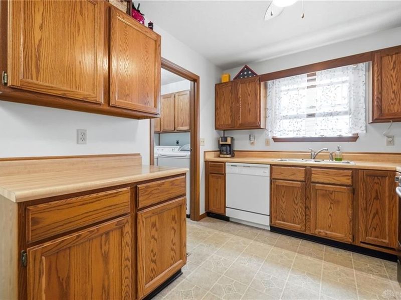 815 Spring Lake Circle, Enon Vlg, OH 45323 Photo 19