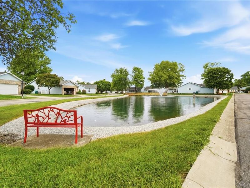 815 Spring Lake Circle, Enon Vlg, OH 45323 Photo 3