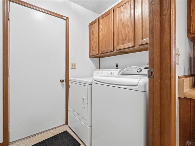 815 Spring Lake Circle, Enon Vlg, OH 45323 Photo 36
