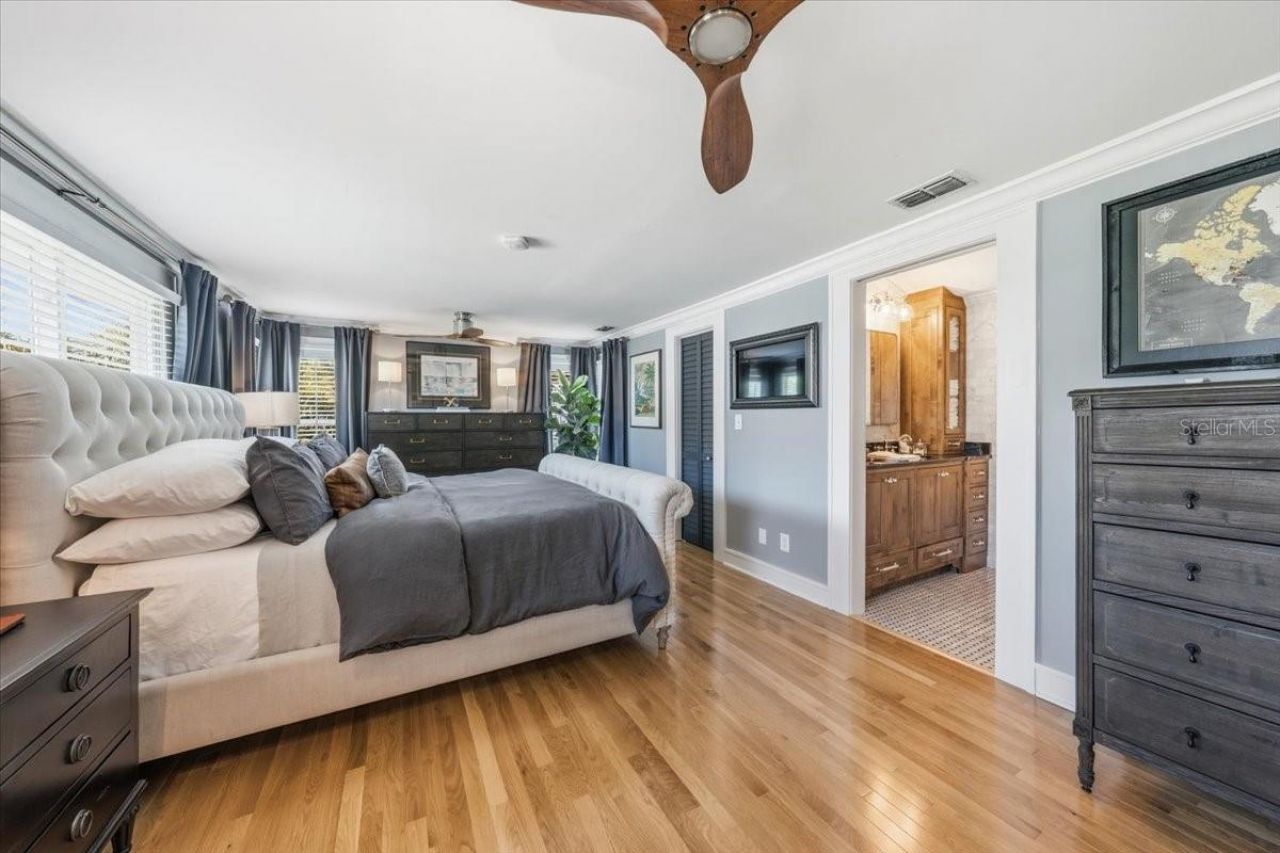 2450 Burlington Avenue N, Saint Petersburg, FL 33713 Photo