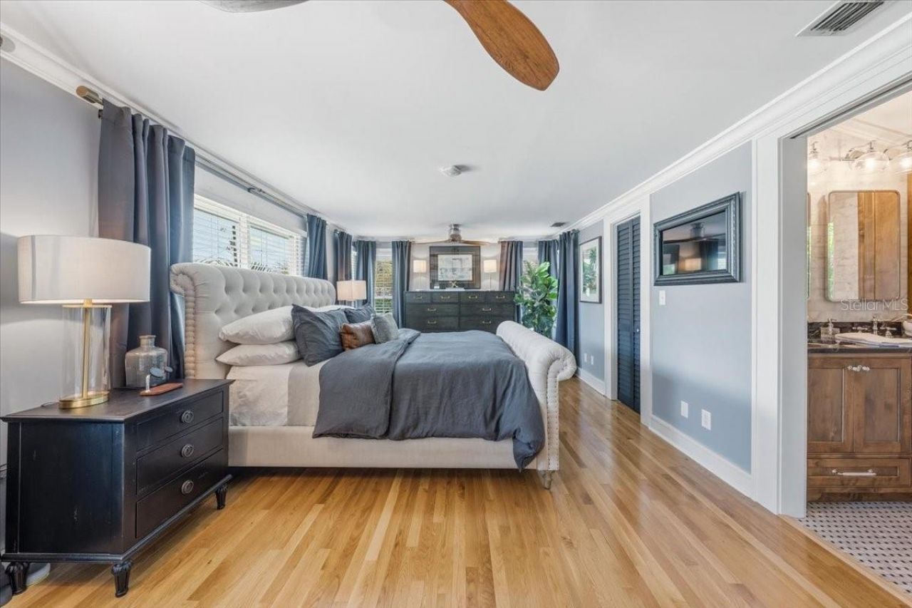 2450 Burlington Avenue N, Saint Petersburg, FL 33713 Photo