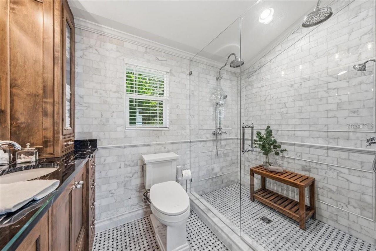 2450 Burlington Avenue N, Saint Petersburg, FL 33713 Photo