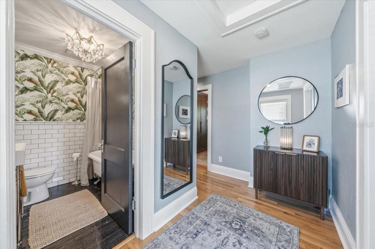 2450 Burlington Avenue N, Saint Petersburg, FL 33713 Photo