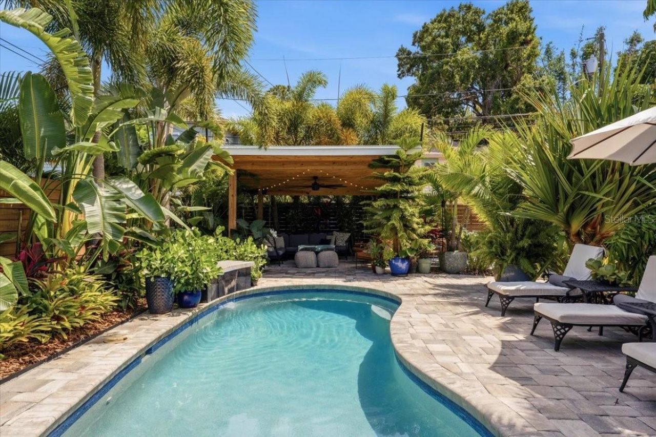 2450 Burlington Avenue N, Saint Petersburg, FL 33713 Photo