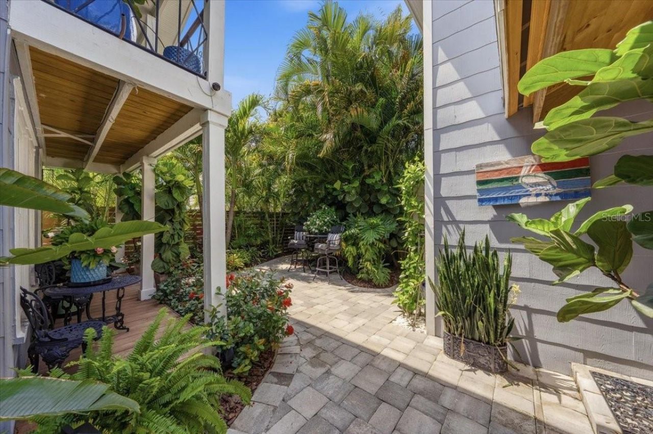 2450 Burlington Avenue N, Saint Petersburg, FL 33713 Photo