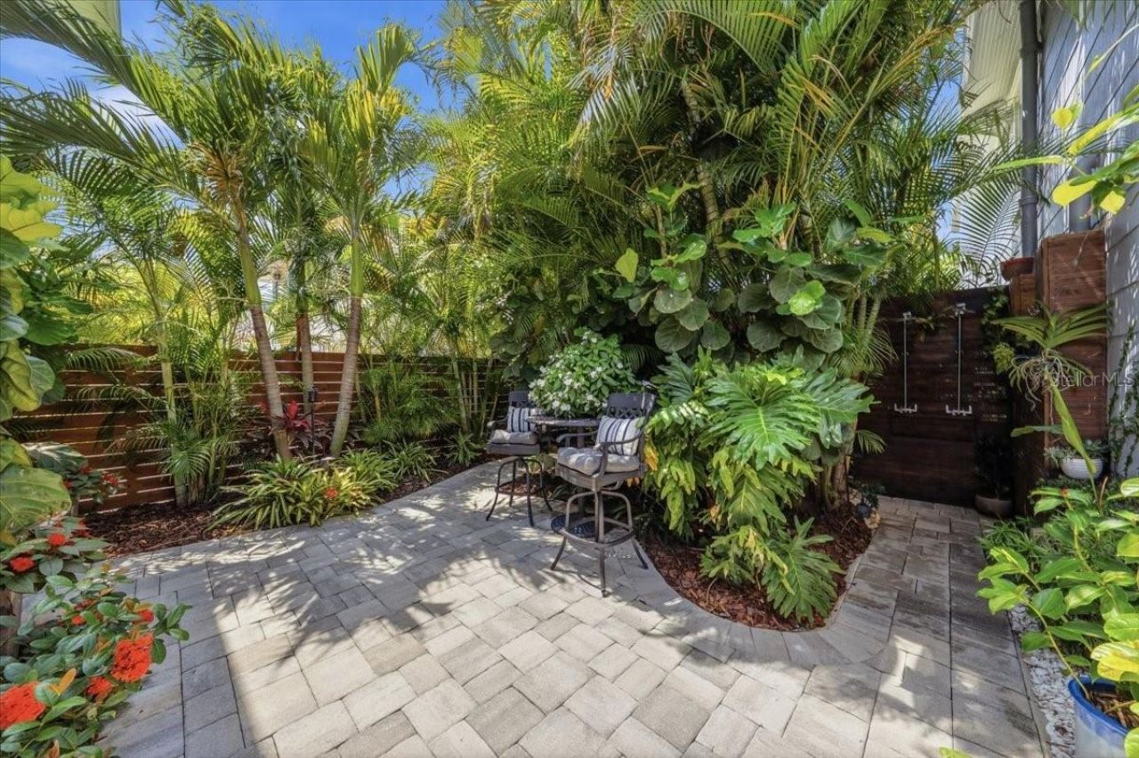 2450 Burlington Avenue N, Saint Petersburg, FL 33713 Photo