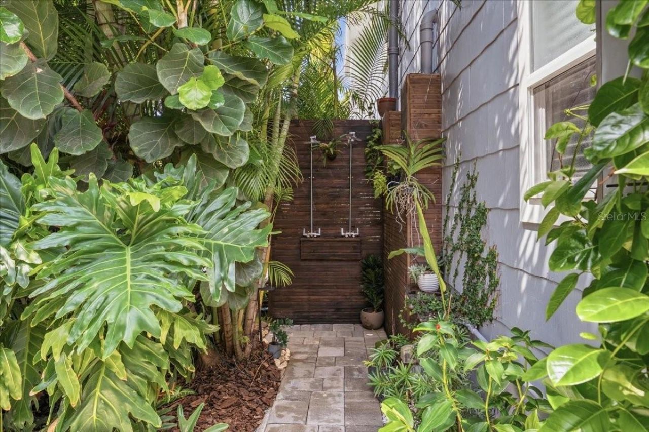 2450 Burlington Avenue N, Saint Petersburg, FL 33713 Photo