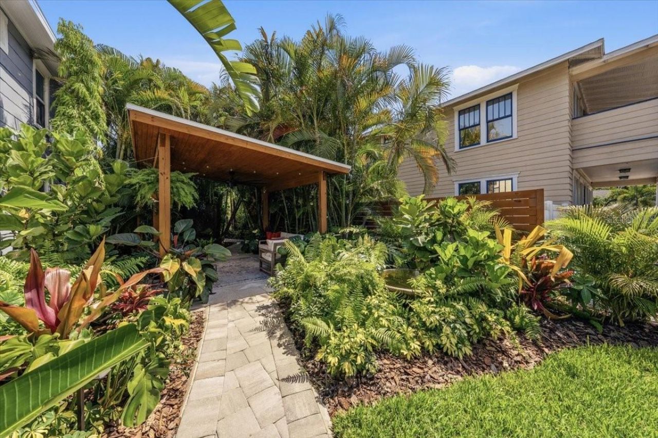 2450 Burlington Avenue N, Saint Petersburg, FL 33713 Photo