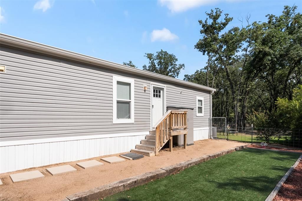 229 Forest Lane Drive, Unit B, Mabank, TX 75156 Main Photo
