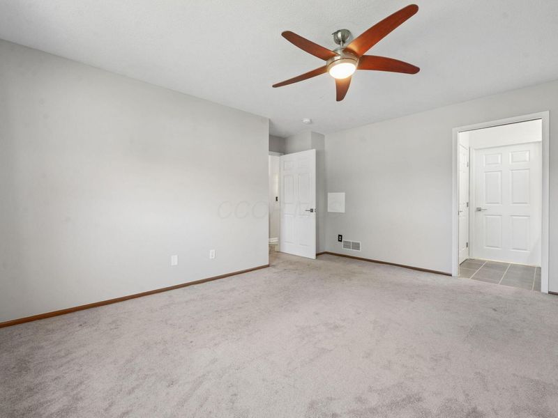 4969 Meadow Run Drive , Hilliard, OH 43026 Photo 16