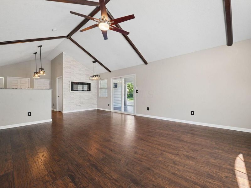4969 Meadow Run Drive , Hilliard, OH 43026 Photo 5
