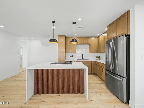 5232 W HEARN Road, Glendale, AZ 85306