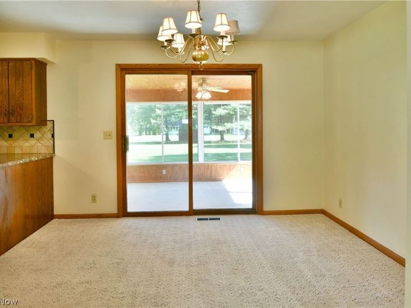 4975 Maple Drive, Vienna, OH 44473 Photo 12