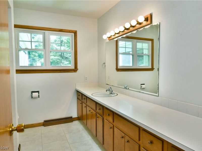 4975 Maple Drive, Vienna, OH 44473 Photo 23