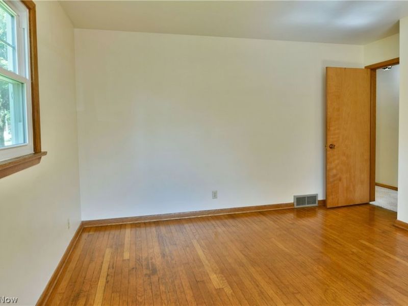 4975 Maple Drive, Vienna, OH 44473 Photo 32