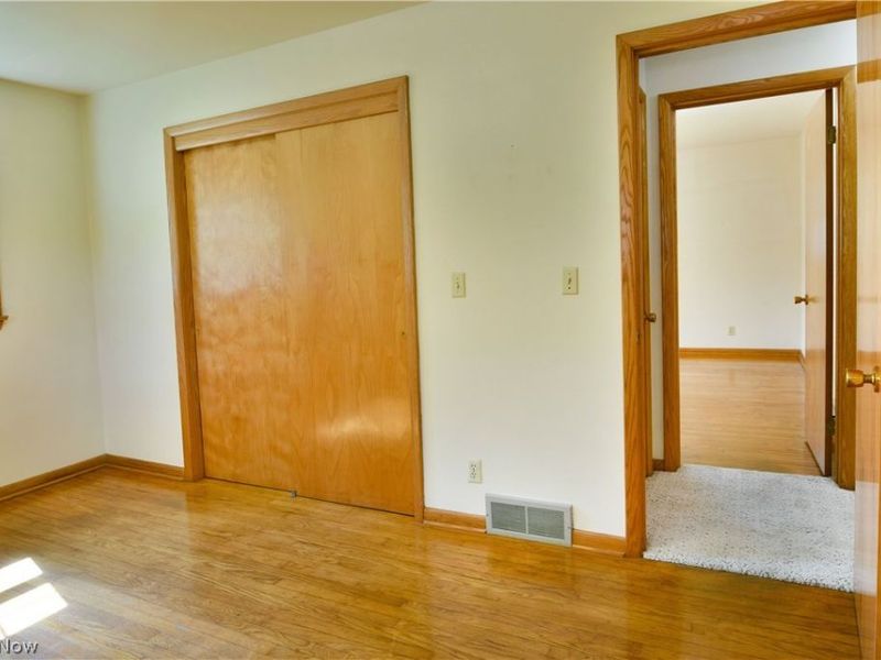 4975 Maple Drive, Vienna, OH 44473 Photo 35