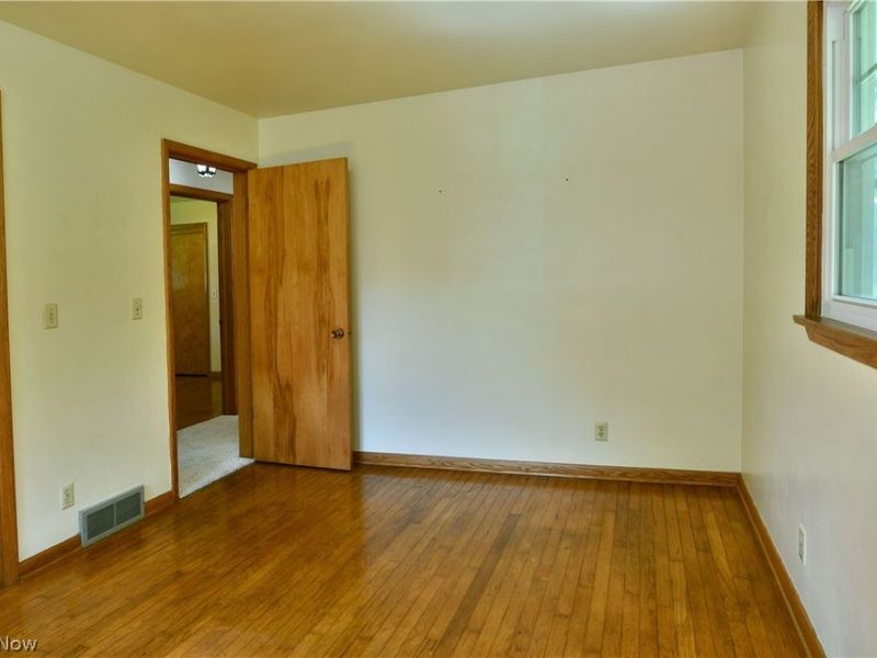 4975 Maple Drive, Vienna, OH 44473 Photo 36