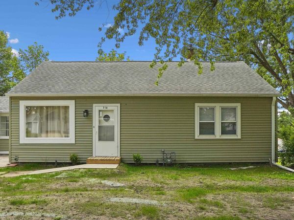 716 W 18th Street, Cedar Falls, IA 50613