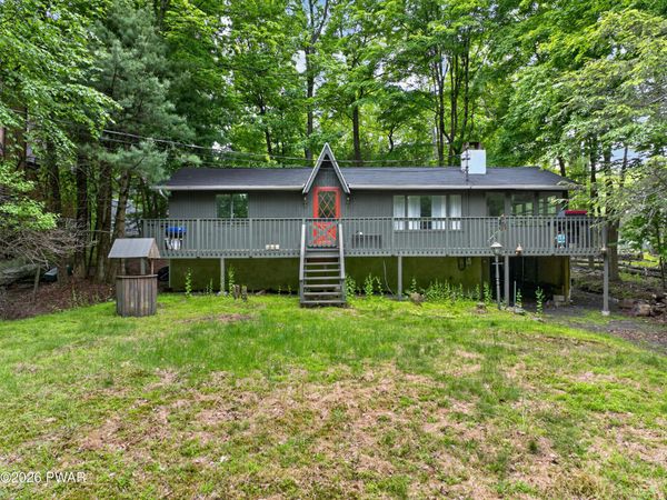 158 Mountain Lake Drive , Dingmans Ferry, PA 18328