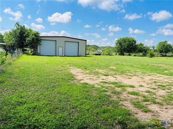 537 Longhorn Trail , Seguin, TX 78155