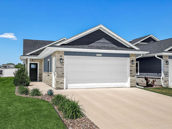 1715 Red Clover St, Holmen, WI 54636
