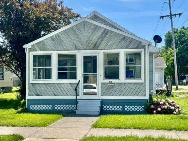 515 W Fifth Street, Port Clinton, OH 43452 Photo 1