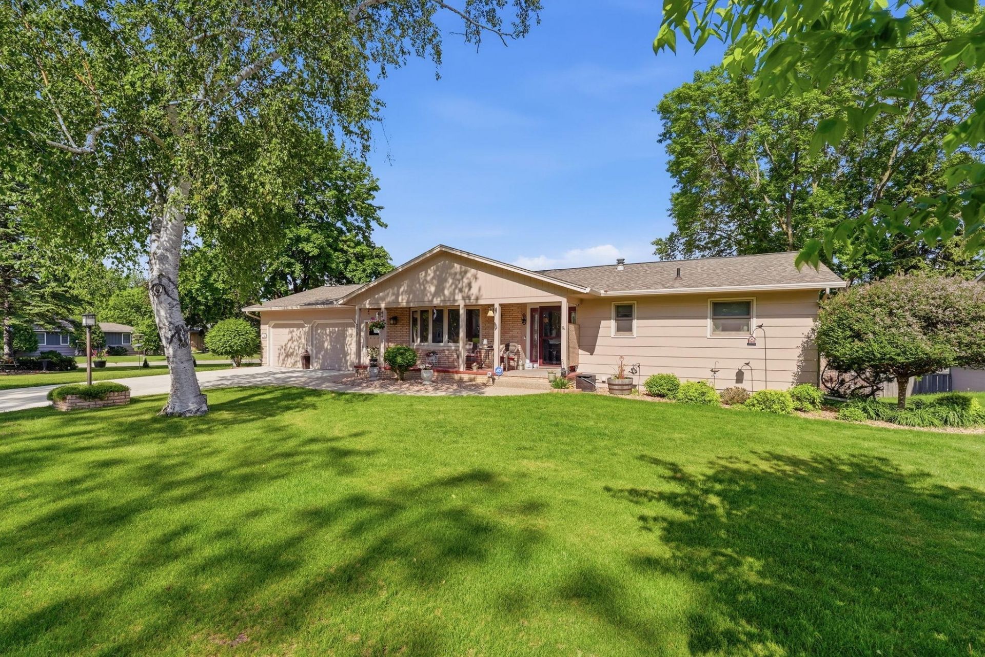 1709 6th Street SW, Willmar, MN 56201