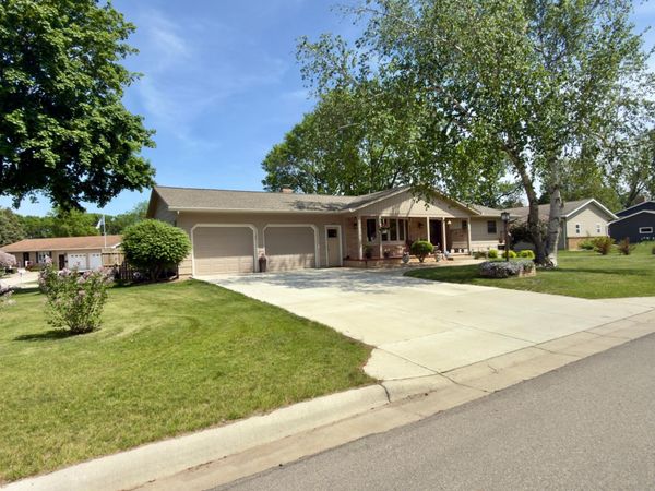 1709 6th Street SW, Willmar, MN 56201