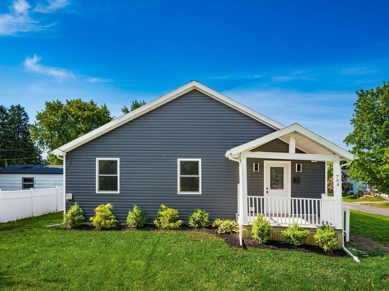 704 E Columbus Street, Kenton, OH 43326 Photo 2