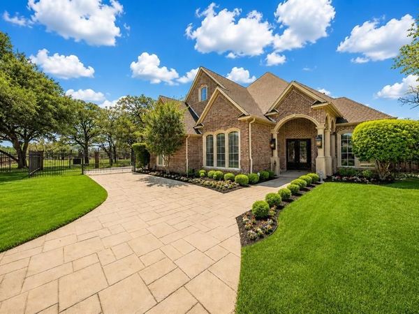 2726 Country Club Road , Pantego, TX 76013