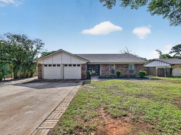 6724 Bartay Drive, North Richland Hills, TX 76182
