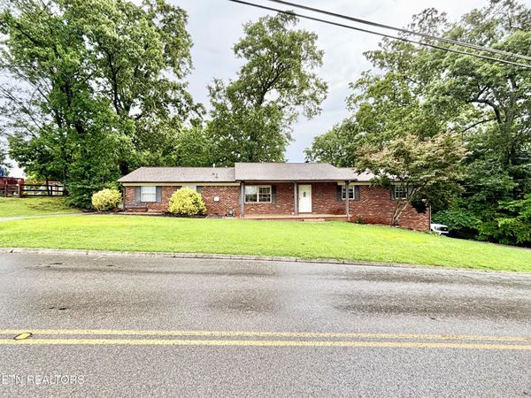7512 Temple Acres Drive, Knoxville, TN 37938